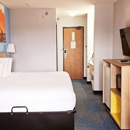 Days Inn By Wyndham Ozark Springfield Kültér fotó