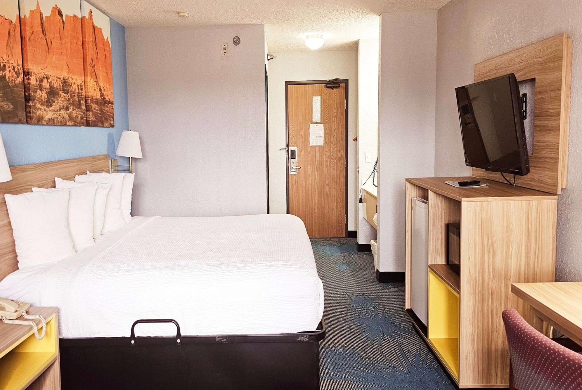 Days Inn By Wyndham Ozark Springfield Kültér fotó