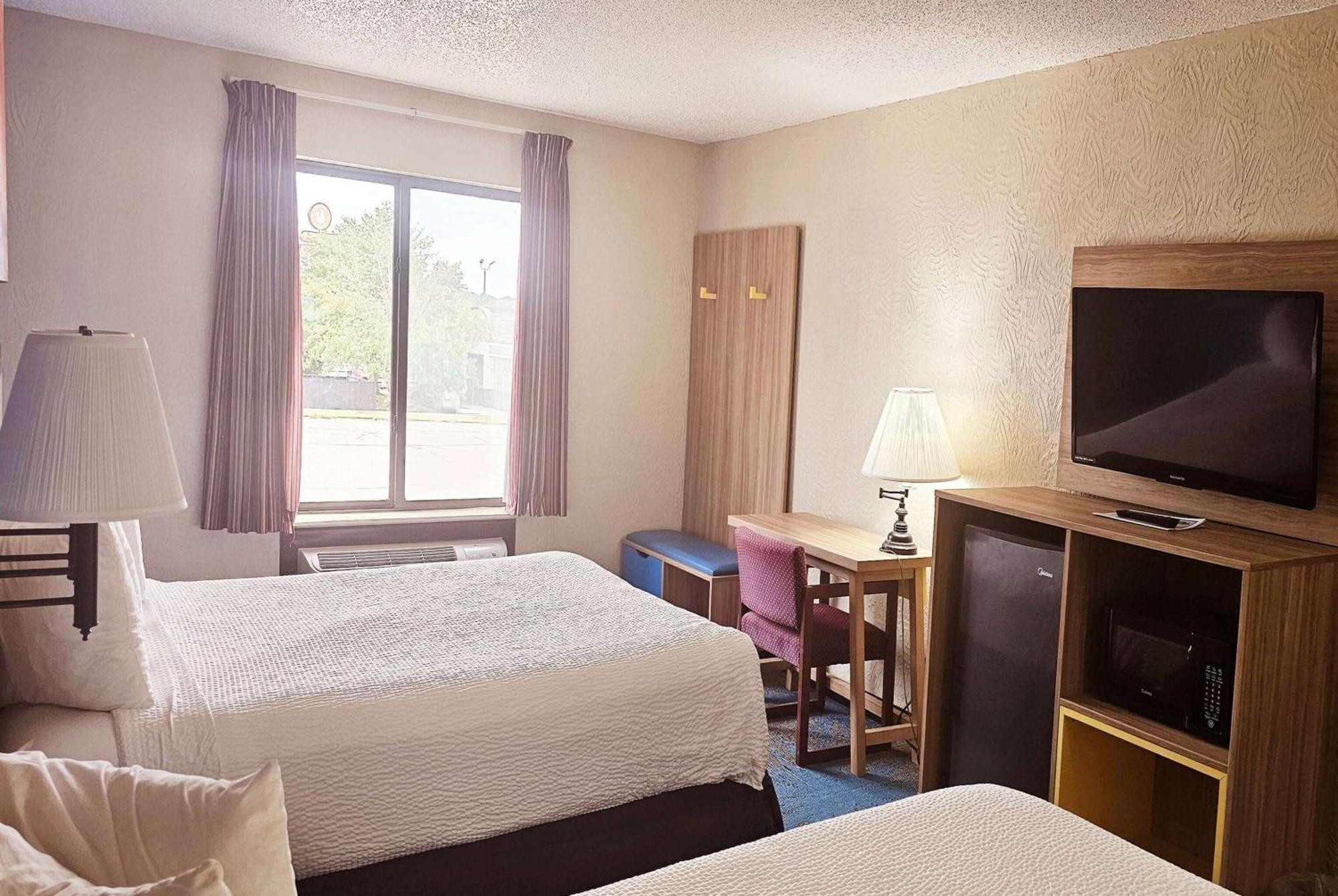 Days Inn By Wyndham Ozark Springfield Kültér fotó