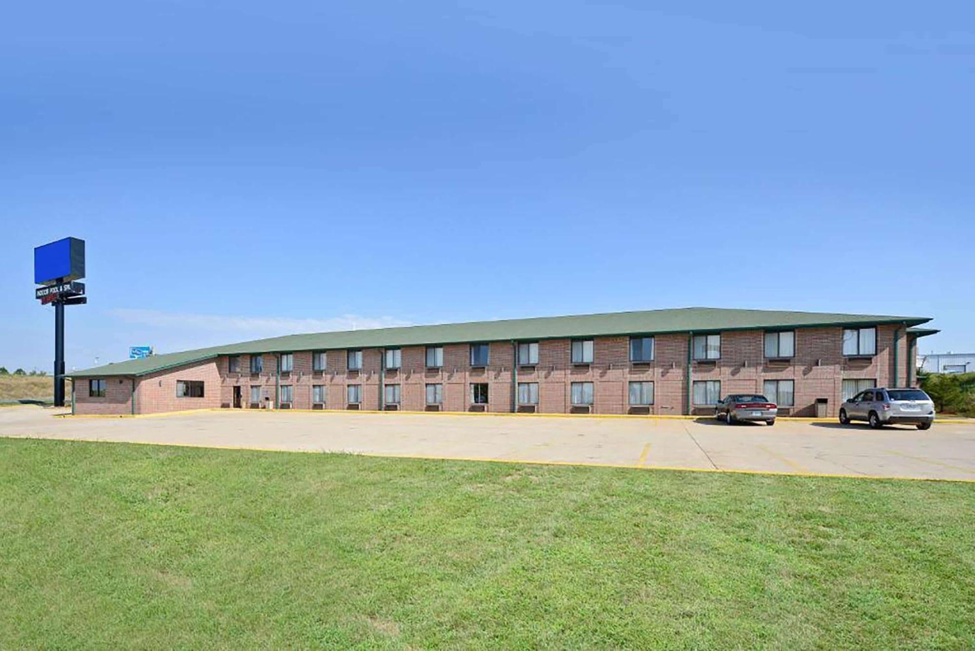 Days Inn By Wyndham Ozark Springfield Kültér fotó