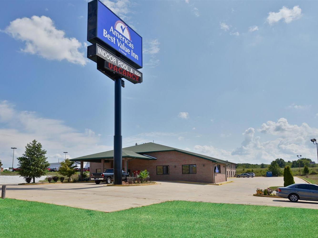Days Inn By Wyndham Ozark Springfield Kültér fotó