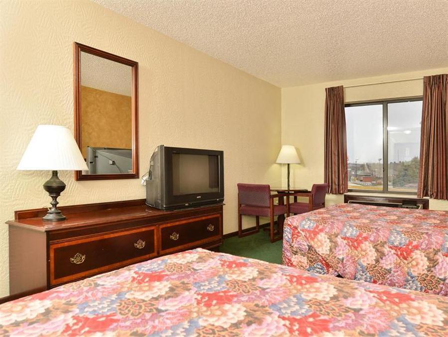 Days Inn By Wyndham Ozark Springfield Kültér fotó